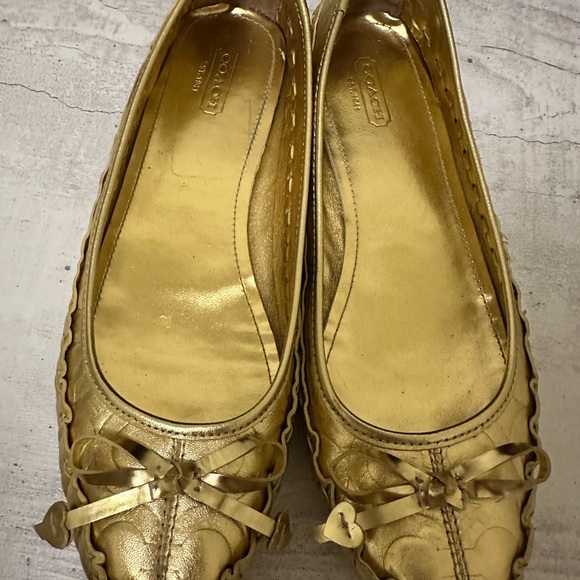 NWOT Coach leather flats gold size 9. - Picture 2 of 6